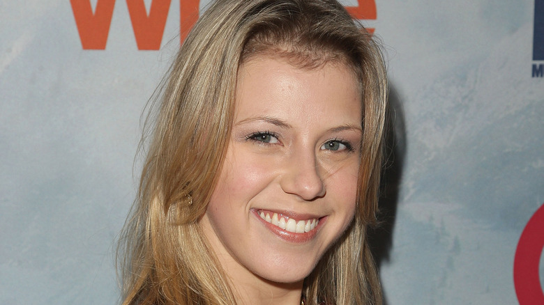 Jodie Sweetin smiling