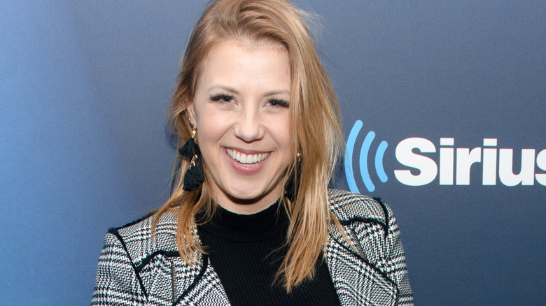 Jodie Sweetin smiling
