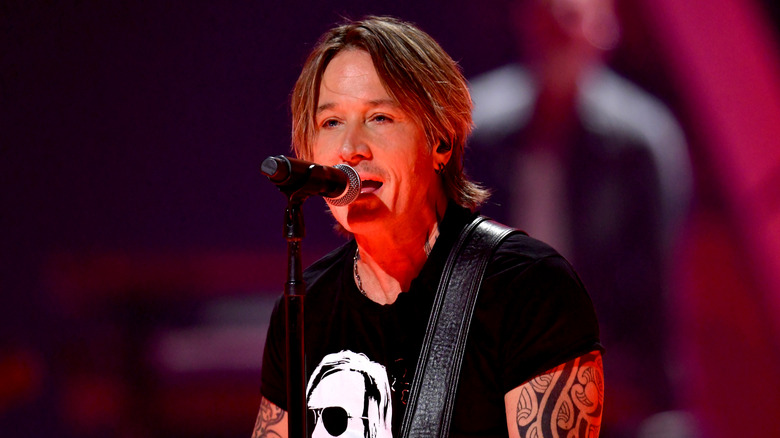 Keith Urban on red carpet