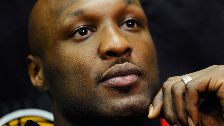 Lamar Odom looking upward