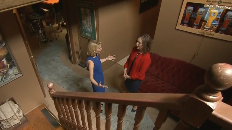 Darline Graham Nordone shows CNN's Dana Bash her and Lindsey's childhood home