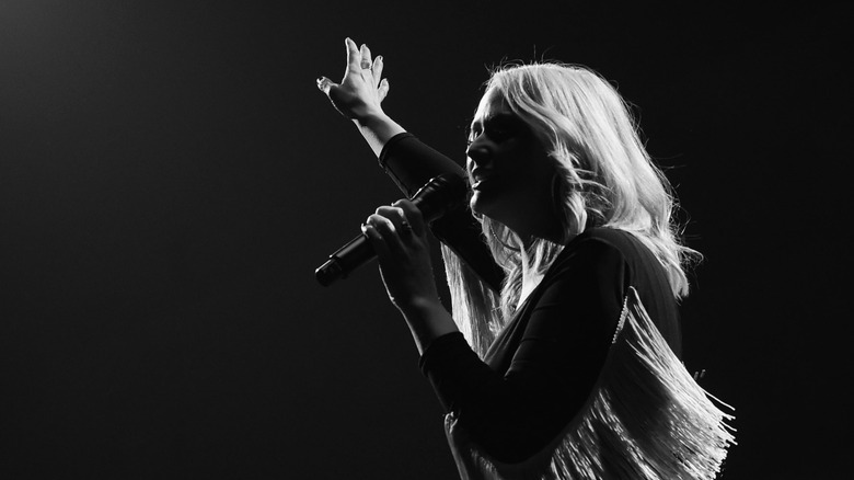 Miranda Lambert singing