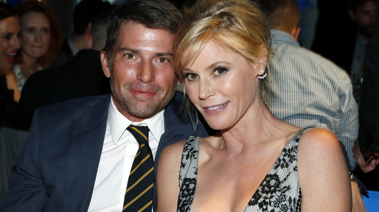 Scott Phillips and Julie Bowen smiling