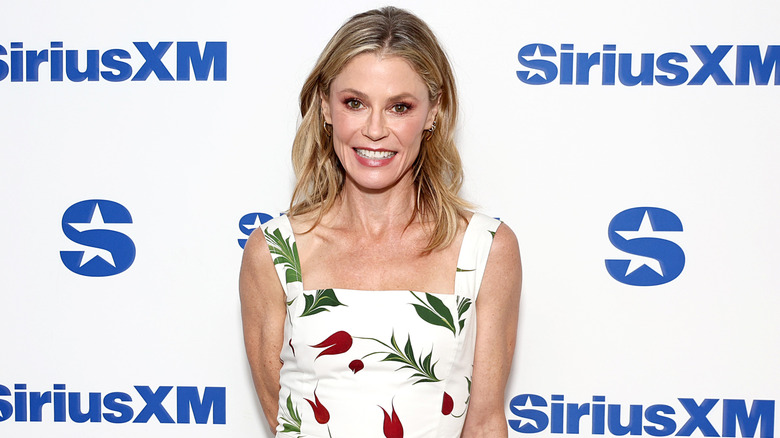 Julie Bowen on red carpet