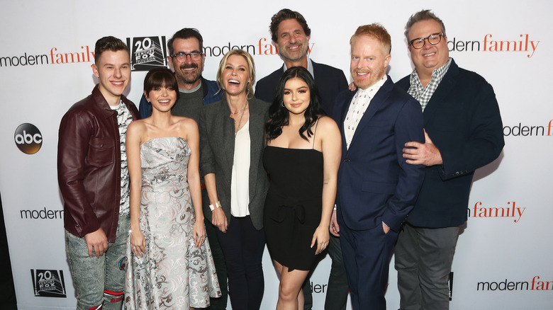 The Modern Family cast posing together