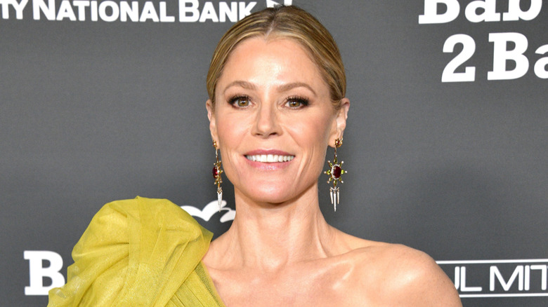 Julie Bowen on red carpet