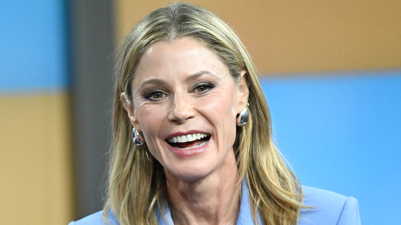 Julie Bowen on red carpet