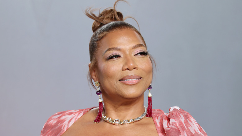 Queen Latifah smiling