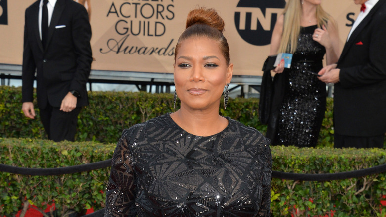 Queen Latifah posing