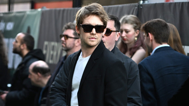 Joe Alwyn on the red carpet at a movie premiere