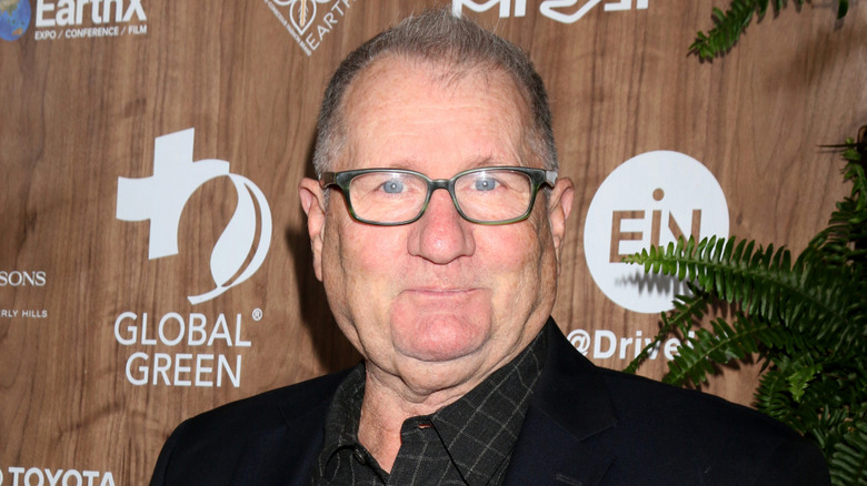 Ed O'Neill posing at the Global Green 2019 Pre-Oscar Gala
