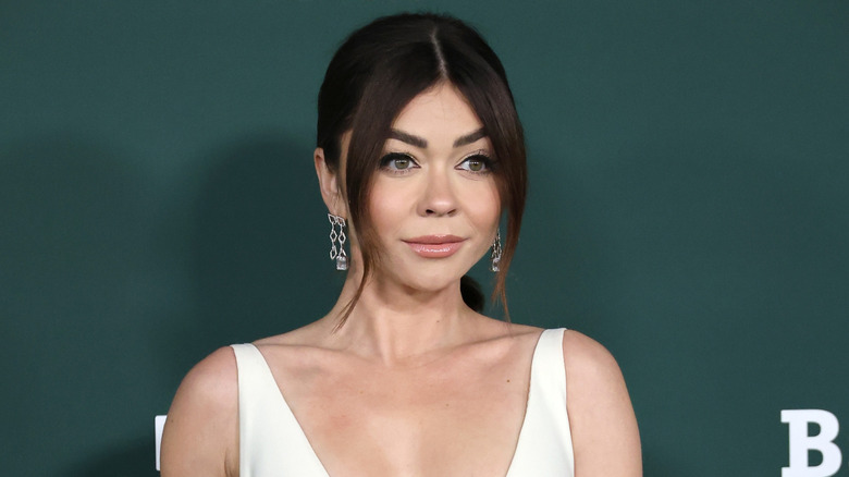 Sarah Hyland posing at the 2024 Baby2Baby Gala at Pacific Design Center