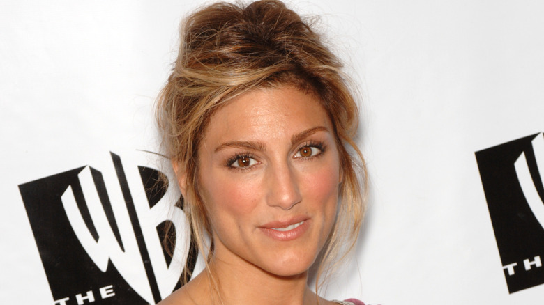 Jennifer Esposito smiling