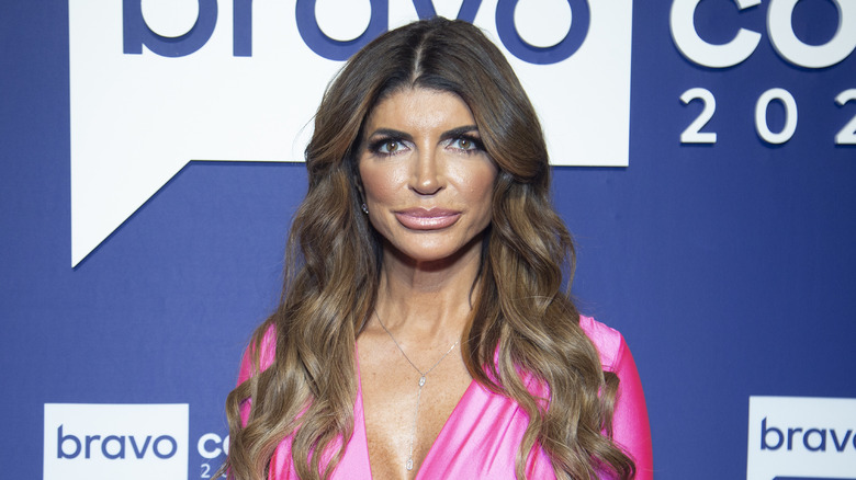 Teresa Giudice posing
