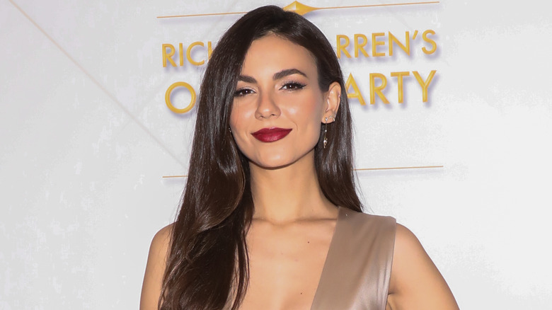 Victoria Justice posing