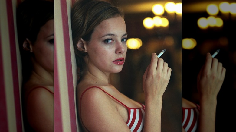 Bijou Phillips holding cigarette