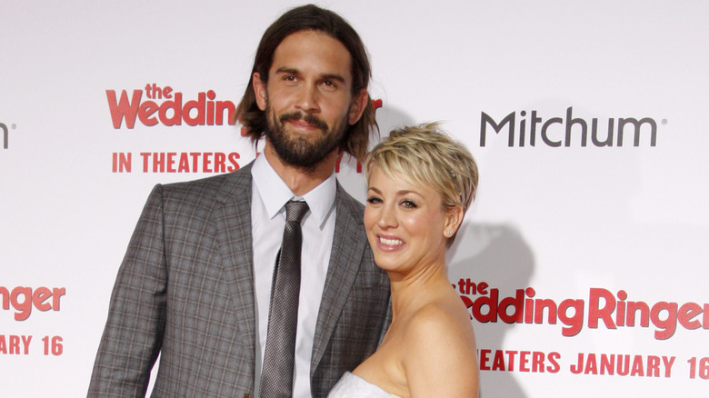Kaley Cuoco and Ryan Sweeting on a red carpet