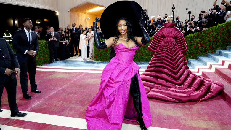 SZA posing at the 2022 Met Gala.