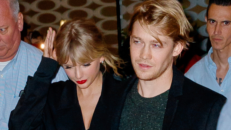 Taylor Swift walking with Joe Alwyn