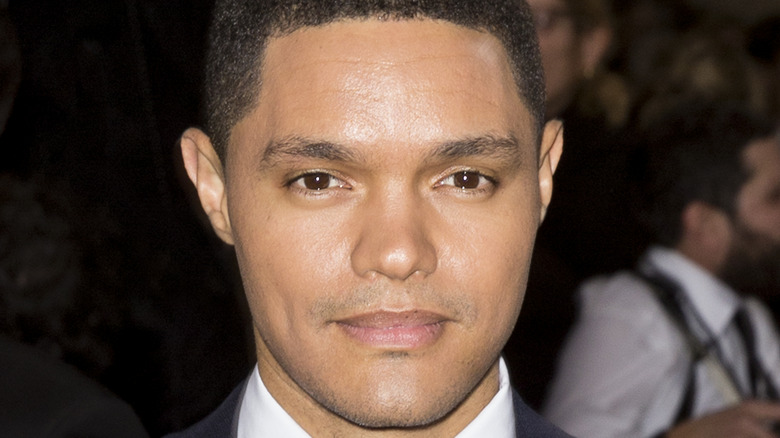 Trevor Noah posing red carpet