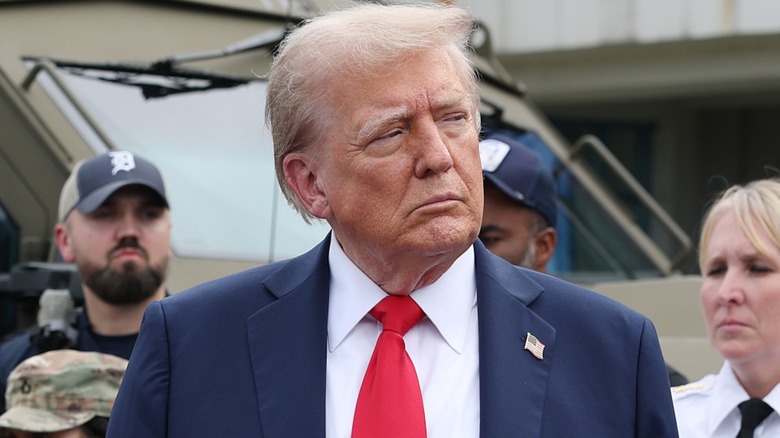 Donald Trump visits the US Park Police Anacostia Operations Facility in Washington, DC (2025)