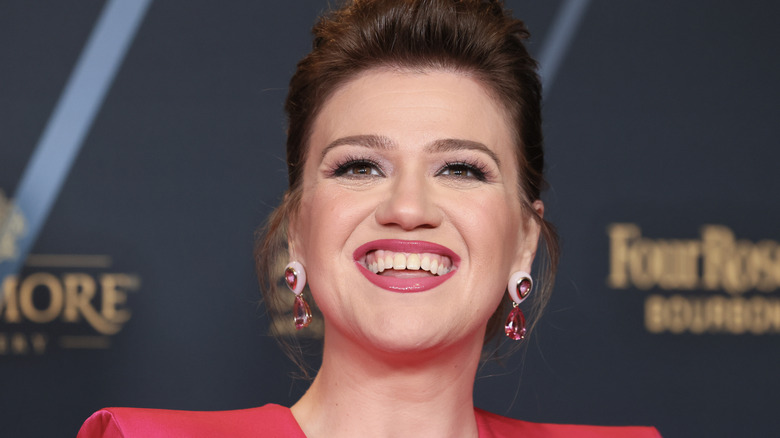 Kelly Clarkson at a 2024 awards show