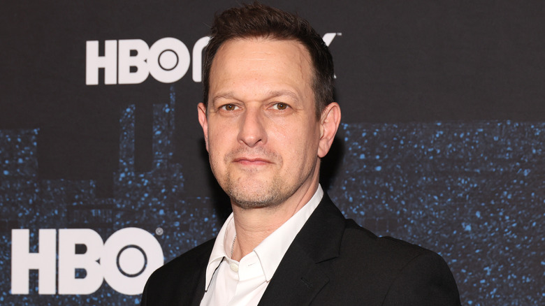 Josh Charles posing at an HBO event