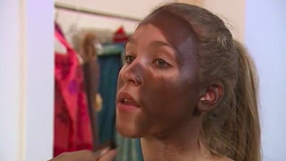 Noelle Staggers wearing blackface on America's Next Top Model