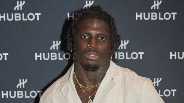 Tyreek Hill light suit