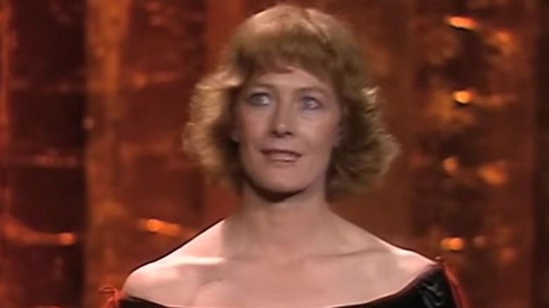 Vanessa Redgrave accepts Oscar