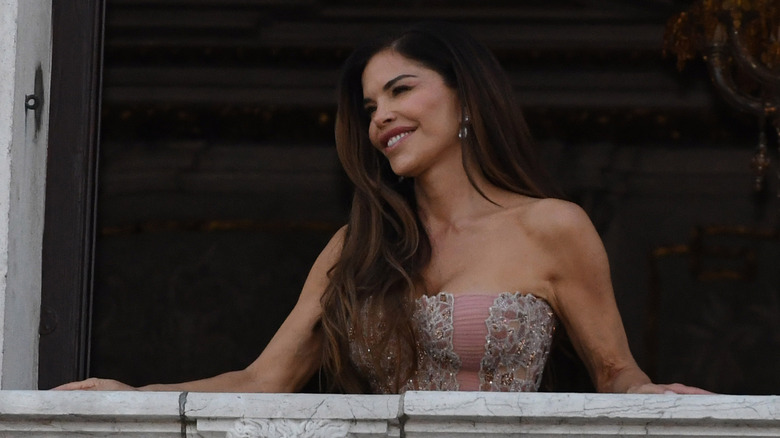 Lauren Sanchez smiling