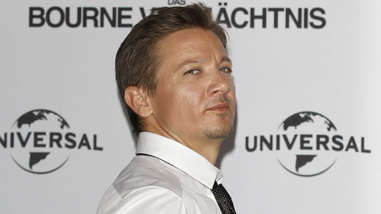 Jeremy Renner posing
