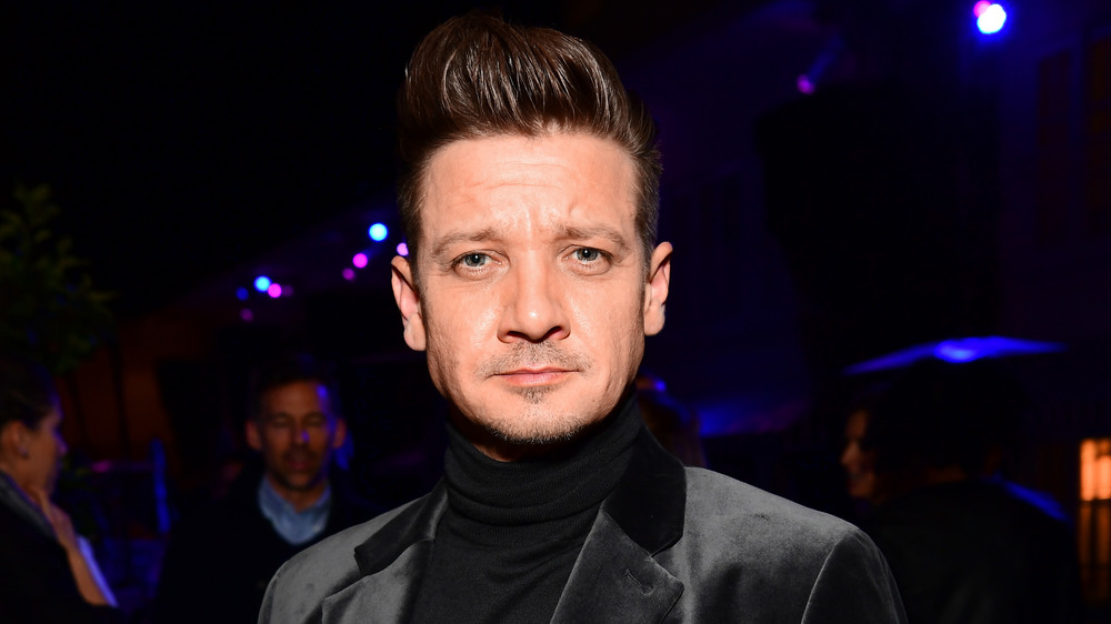 Jeremy Renner posing