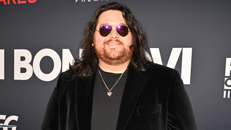 Wolfgang Van Halen posing on a red carpet