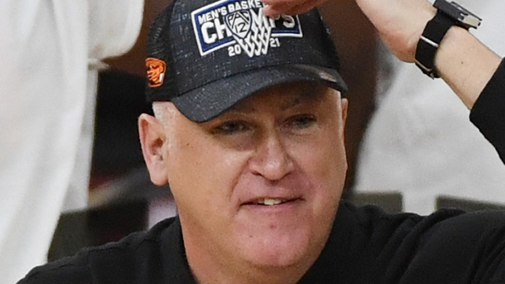 Wayne Tinkle on the court 