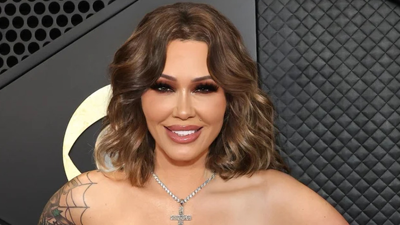 Bunnie Xo with blond and brown hair