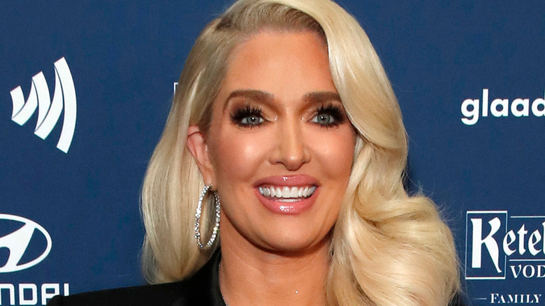 erika jayne posing at fashion show