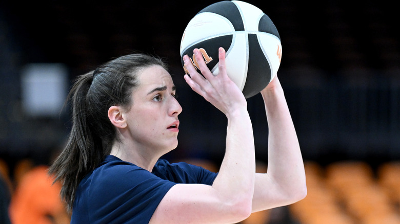 Caitlin Clark on the court