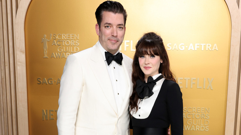 Zooey Deschanel and Jonathan Scott on the SAG Awards red carpet