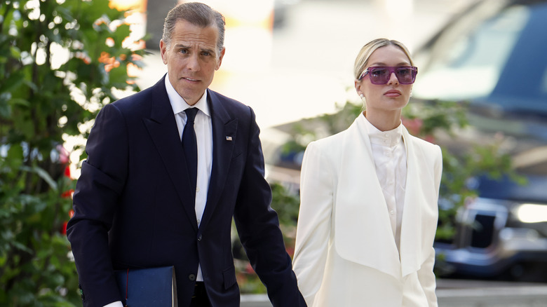 The Bidens walking into court