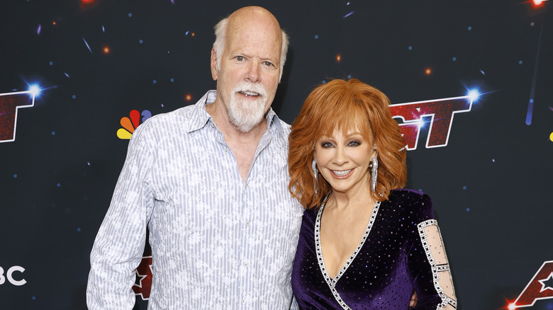 Rex Linn, Reba McEntire posing