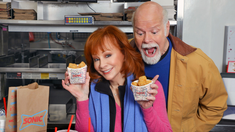 Reba McEntire, Rex Linn with tater tots