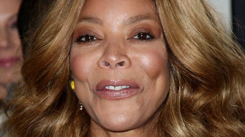 Wendy Williams posing