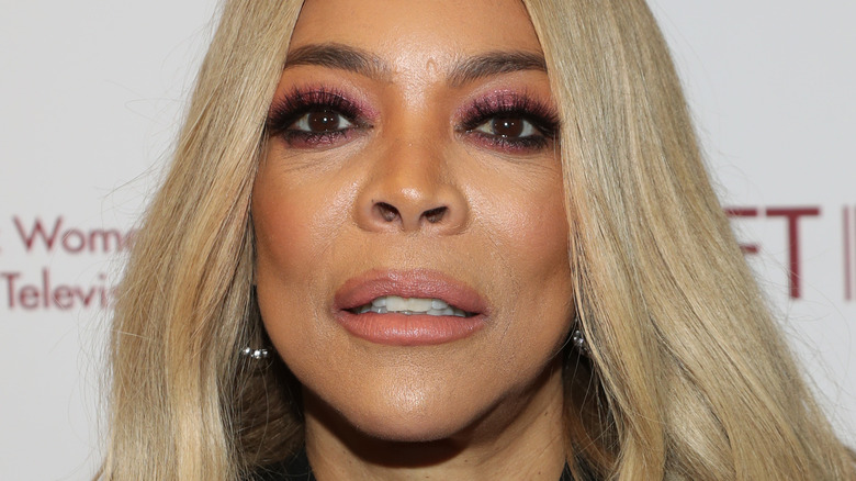 Wendy Williams posing