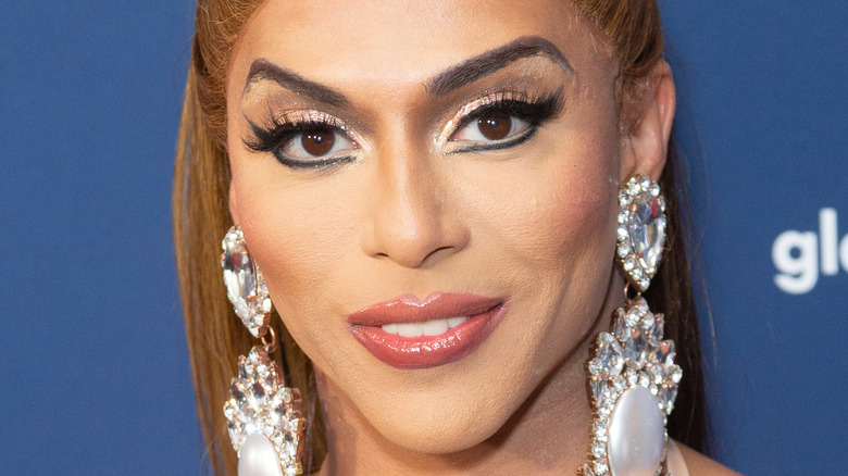 Shangela smiles on the red carpet