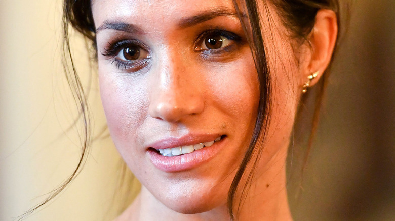 Meghan Markle messy hair