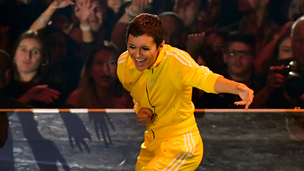 Alyson Stoner dancing at the VMAs