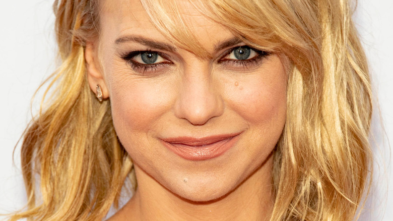 Anna Faris smile 