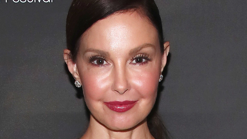 Ashley Judd posing