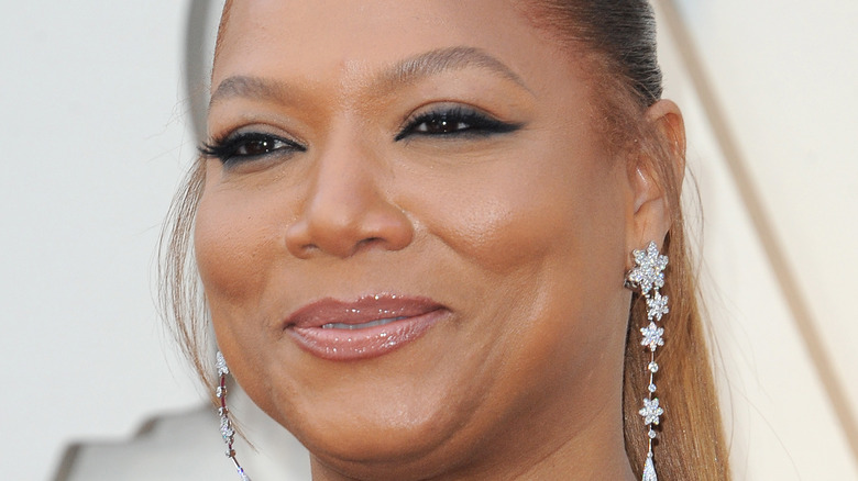 Queen Latifah smiling